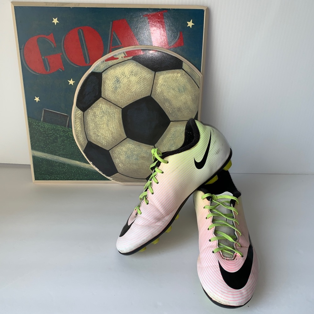 Nike Youth Mercurial Outdoor Soccer Cleat 2.5Y